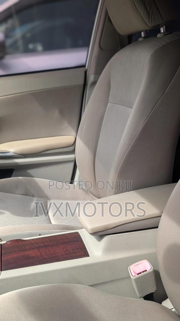 Toyota Premio 1.8 AWD 2012 White