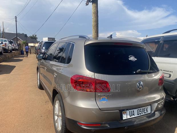 Volkswagen Tiguan 2025 Gold