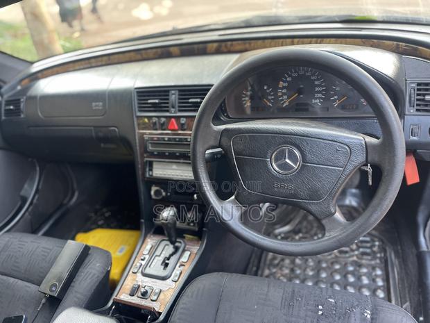 Mercedes-Benz C200 1999 Black