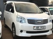 Toyota Noah 2010 White for sale