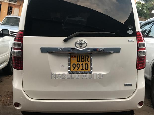 Toyota Noah 2010 White