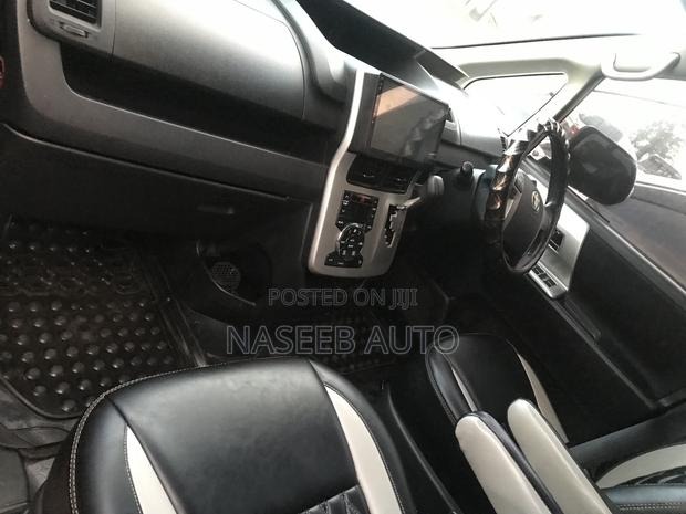 Toyota Noah 2010 White