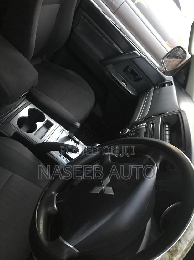 Mitsubishi Pajero 2014 White