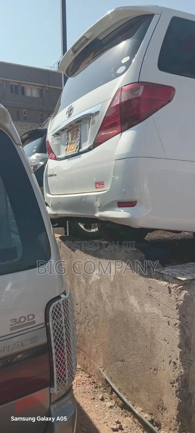 Toyota Alphard 2.4 Petrol AWD 2010 White