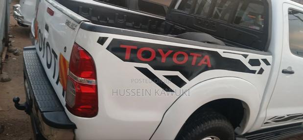 Toyota Hilux 2010 White