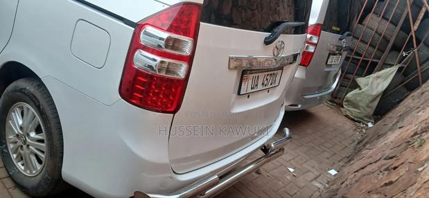 Toyota Noah 2010 White