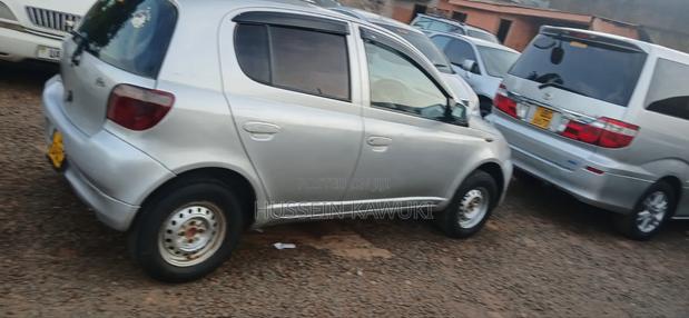 Toyota Vitz 2005 Silver