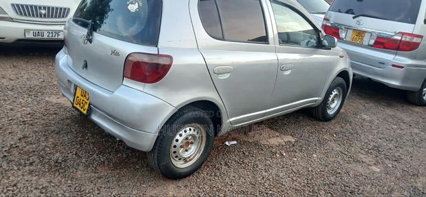 Toyota Vitz 2005 Silver