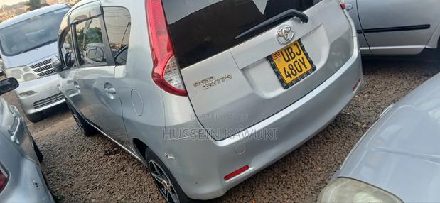 Toyota Passo Sette 2009 Silver