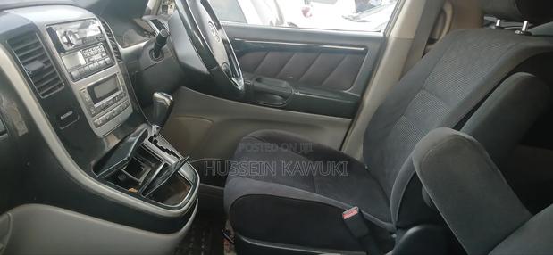 Toyota Alphard 2005 Silver