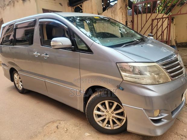 Toyota Alphard 2.4 Petrol AWD 2007 Silver