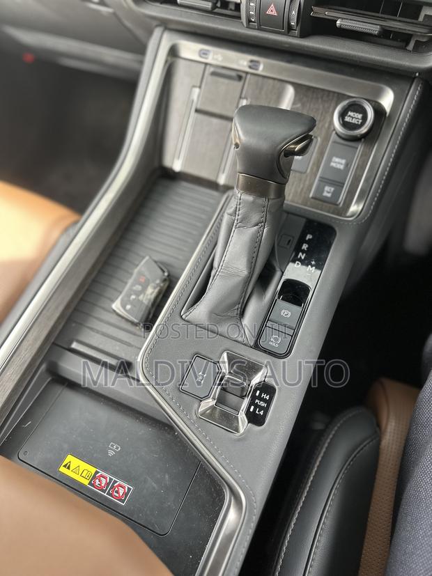 Lexus GX 2025 White