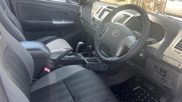 Toyota Hilux 2013 White