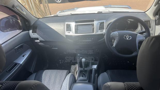 Toyota Hilux 2013 White