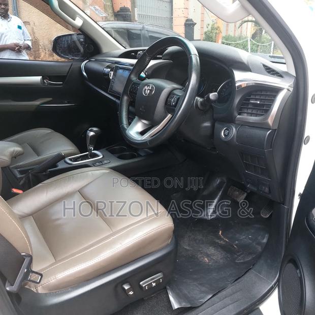 Toyota Hilux 2020 White
