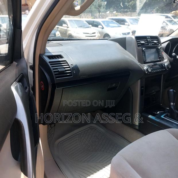 Toyota Land Cruiser Prado 2015 Off white