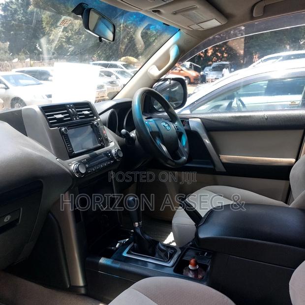 Toyota Land Cruiser Prado 2015 Off white
