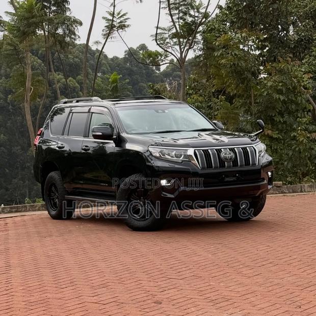 Toyota Land Cruiser Prado 2018 Black