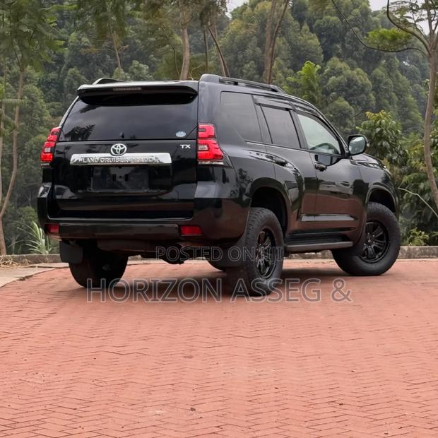 Toyota Land Cruiser Prado 2018 Black