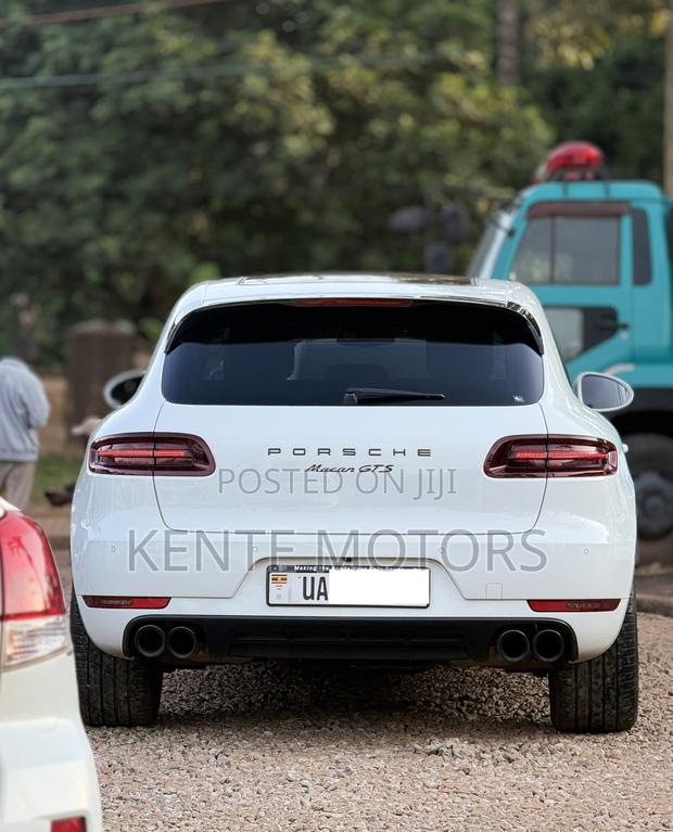 Porsche Macan GTS 2018 White