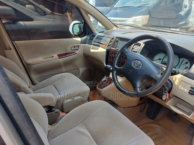 Toyota Corolla Spacio 2004 Gold