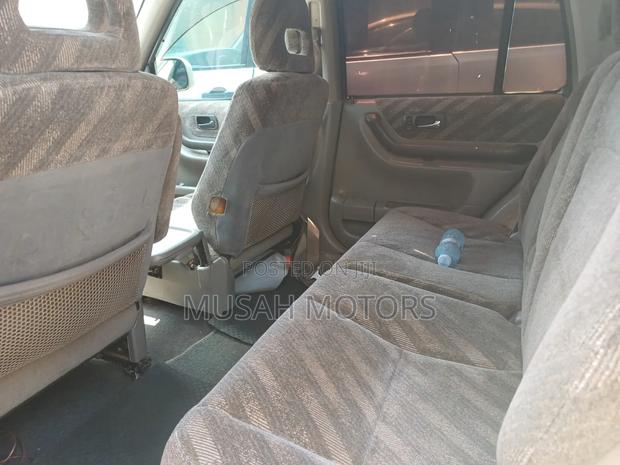 Honda CR-V 1998 White
