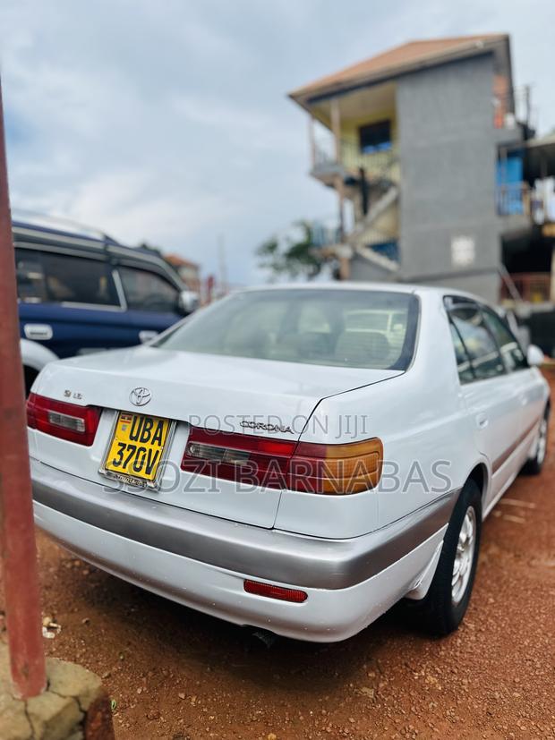 Toyota Corona Premio 1998 White