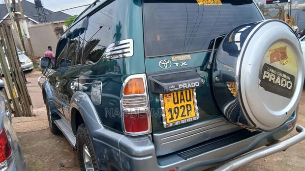 Toyota Land Cruiser Prado 2004 Green