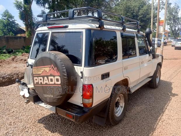 Toyota Land Cruiser 2017 White