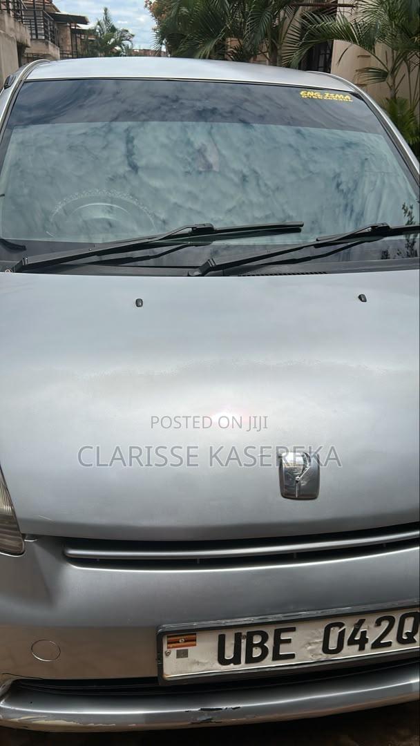 Car 2004 Silver