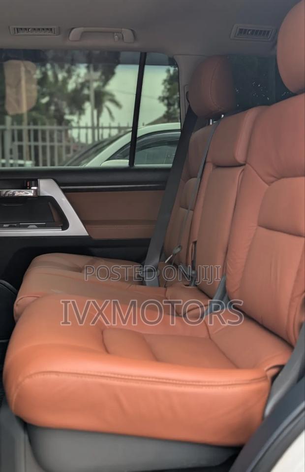 Toyota Land Cruiser 4.5 V8 TD 2017 White
