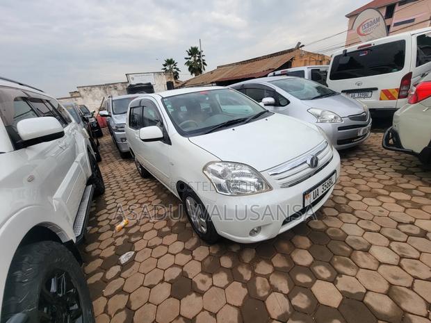 Toyota Raum 2010 White