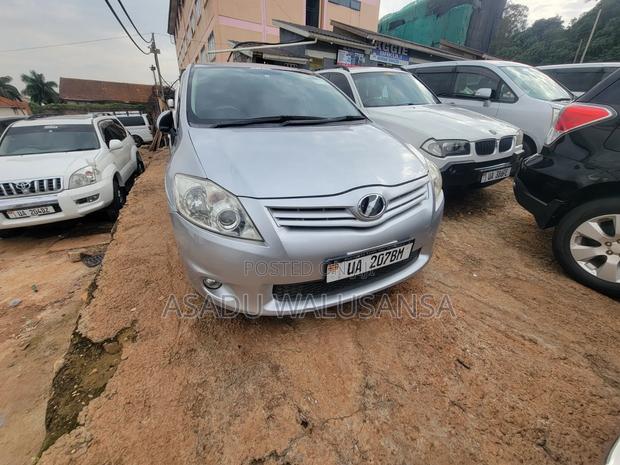 Toyota Auris 2010 Silver