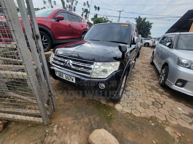 Mitsubishi Pajero 2015 Black