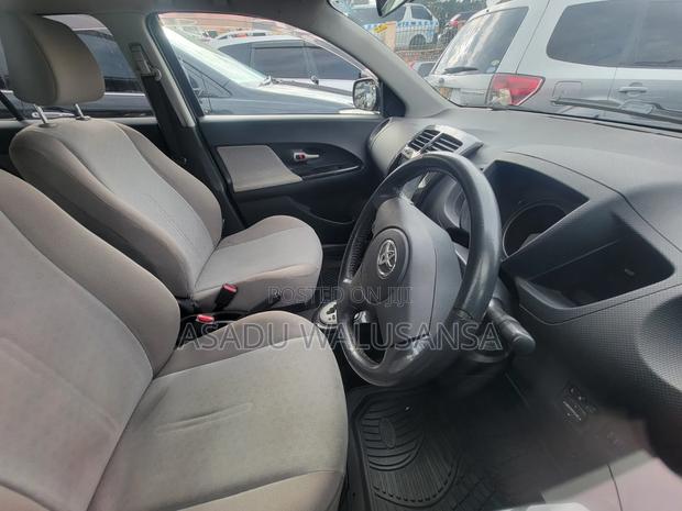 Toyota IST 2012 Gray