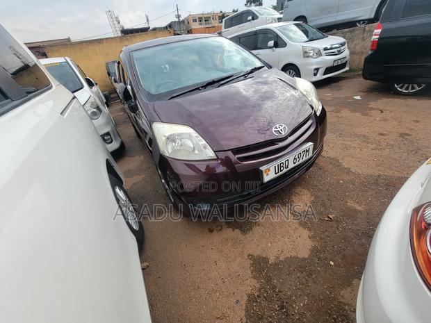 Toyota Passo Sette 2011 Maroon