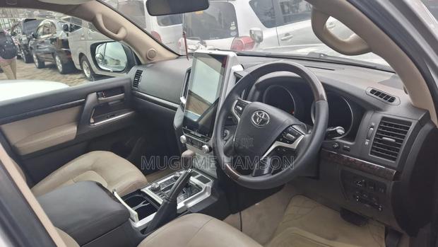 Toyota Land Cruiser 2017 Silver