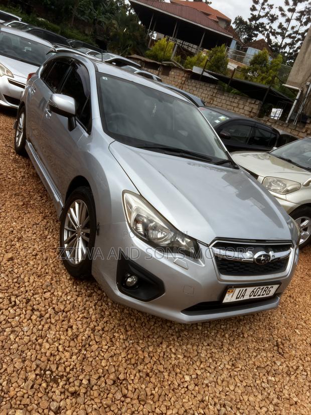 Subaru Impreza 2.0i Premium PZEV 4dr Hatchback AWD (2.0L 4cyl CVT) 2014