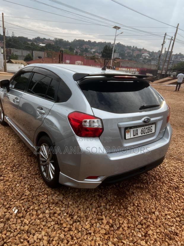 Subaru Impreza 2.0i Premium PZEV 4dr Hatchback AWD (2.0L 4cyl CVT) 2014