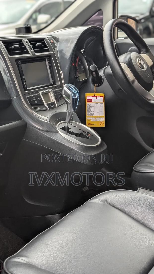 Toyota Ractis 1.5 AWD 2011 White