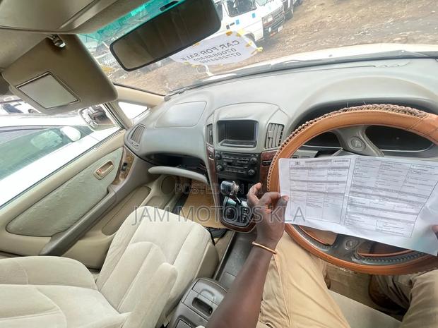 Toyota Harrier 2.2 16V 1998 White