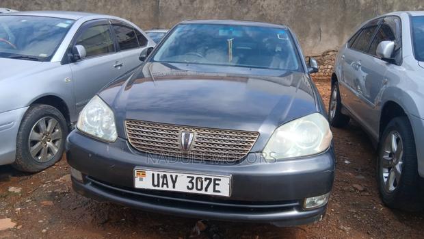 Toyota Mark II 2004 Gray