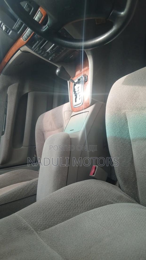 Toyota Mark II 2004 Gray