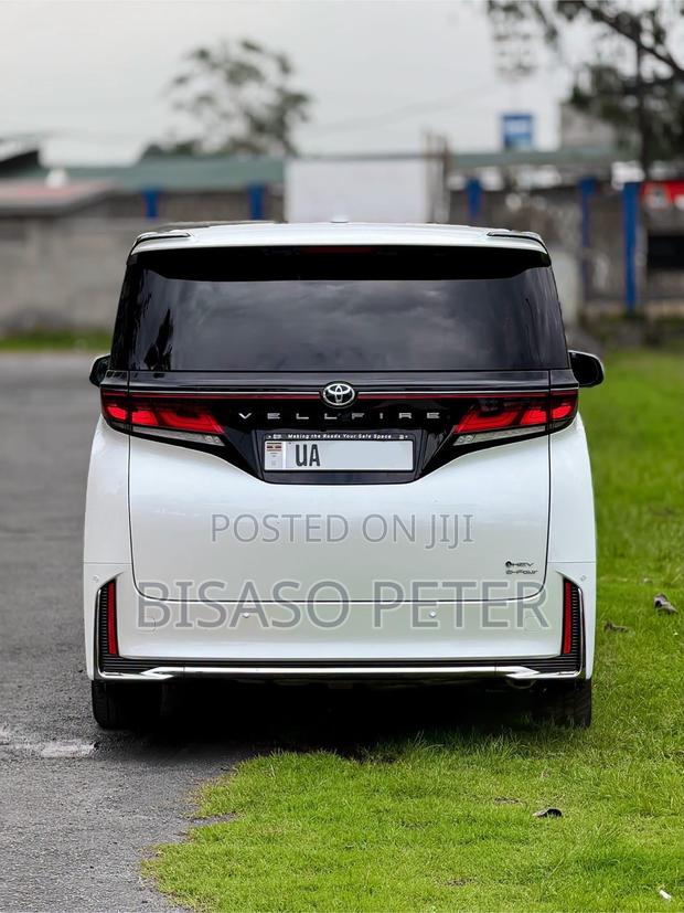 Toyota Vellfire 2024 White