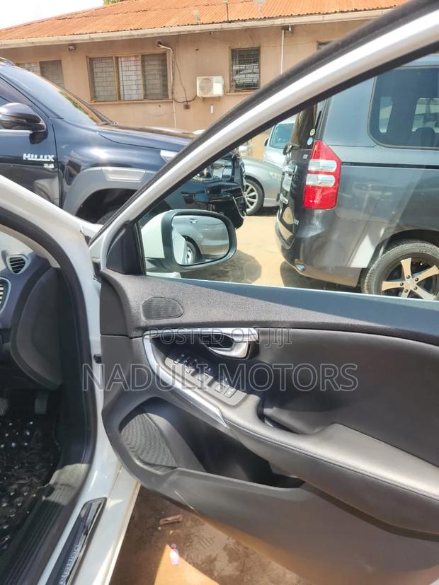 Volvo V40 2016 White