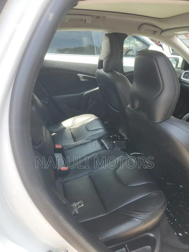 Volvo V40 2016 White