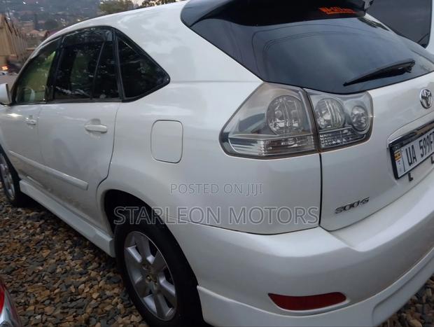 Toyota Harrier 3.0 V6 2005 White