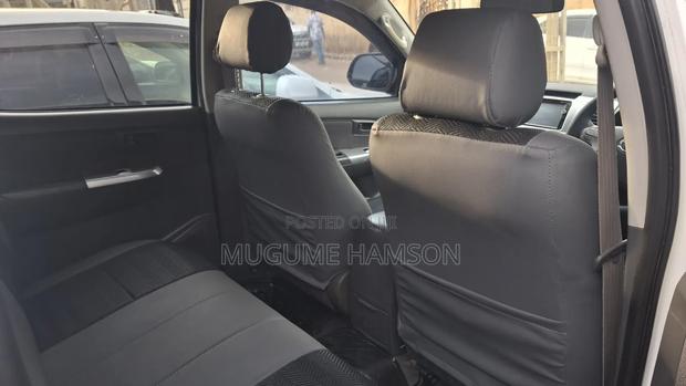 Toyota Hilux 3.0 D-4D 4x4 2013 White
