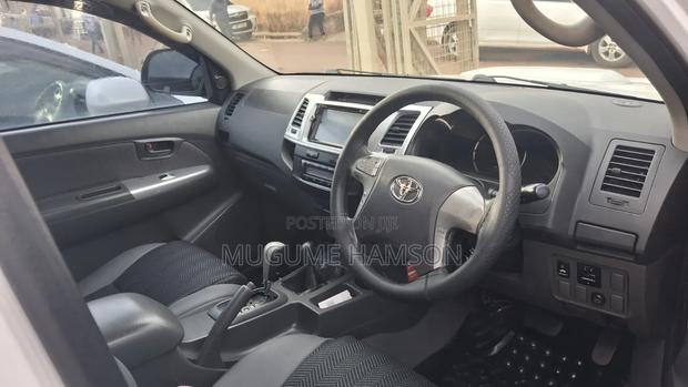 Toyota Hilux 3.0 D-4D 4x4 2013 White