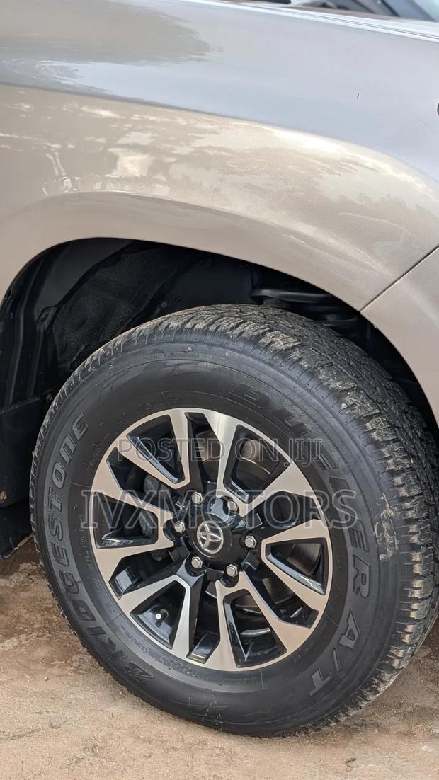 Toyota Land Cruiser Prado 2.8 2018 Gold
